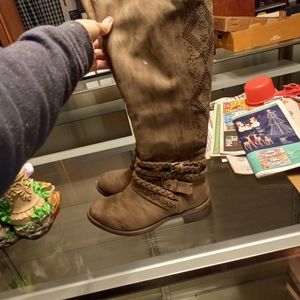 Tan boots